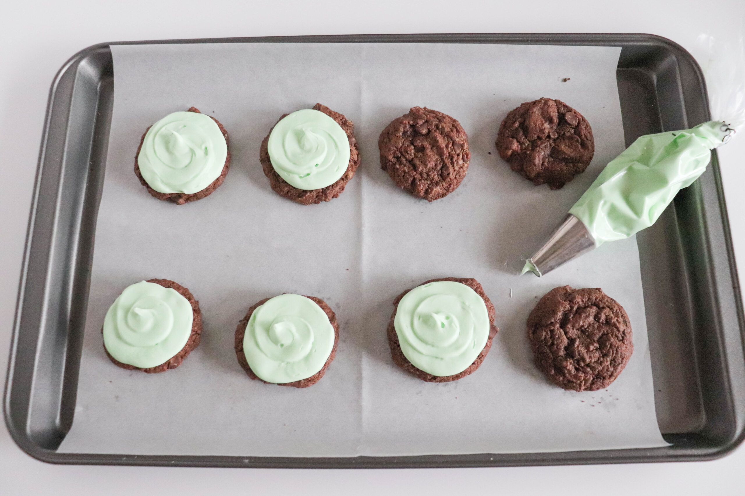 Chocolate-Mint-Cookies-mint-frosting-in-bag