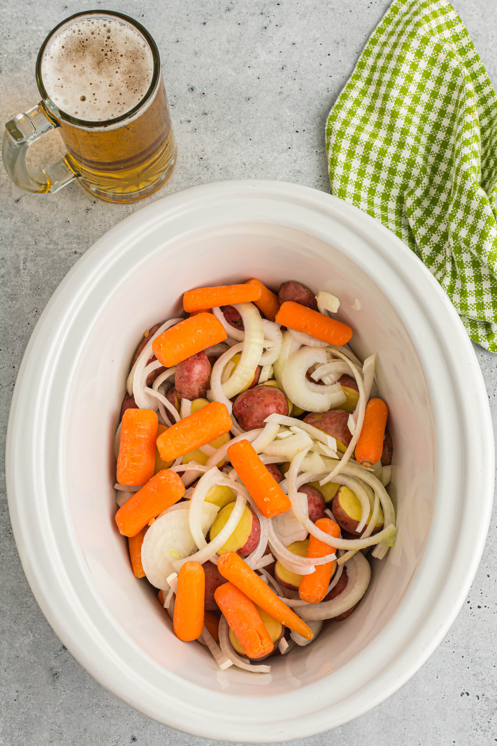  cornbeef-and-cabbage-vegetables-in-crockpot